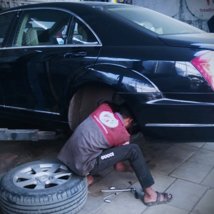 V N Autohub